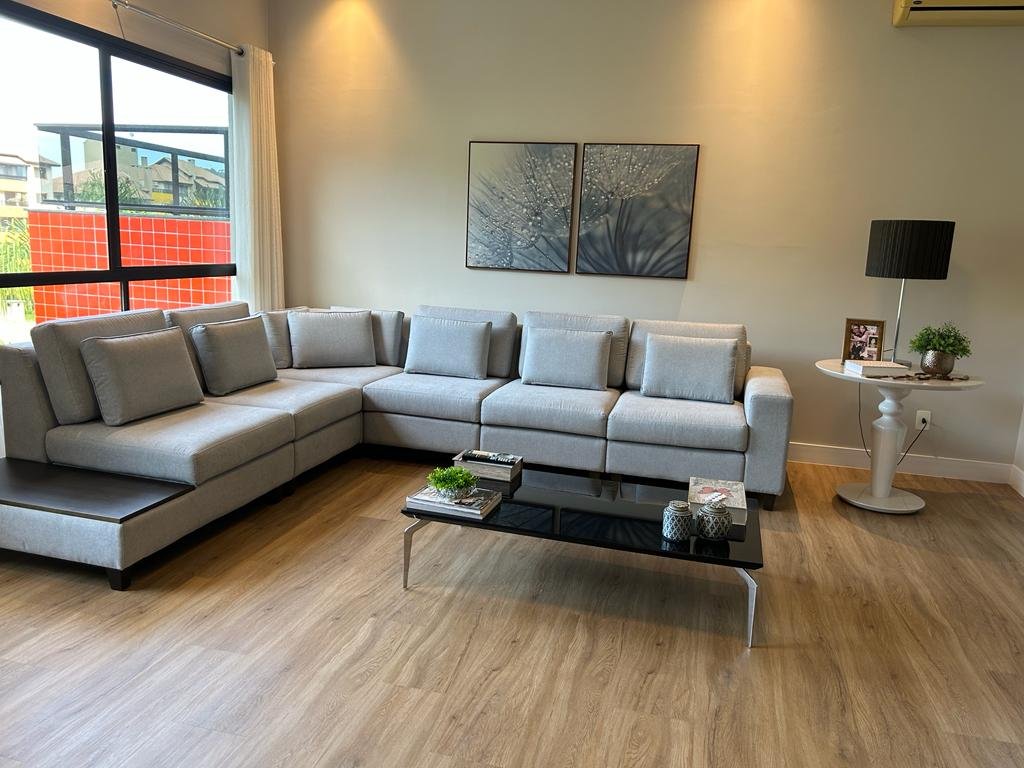 Piso Vinílico e Rodapé